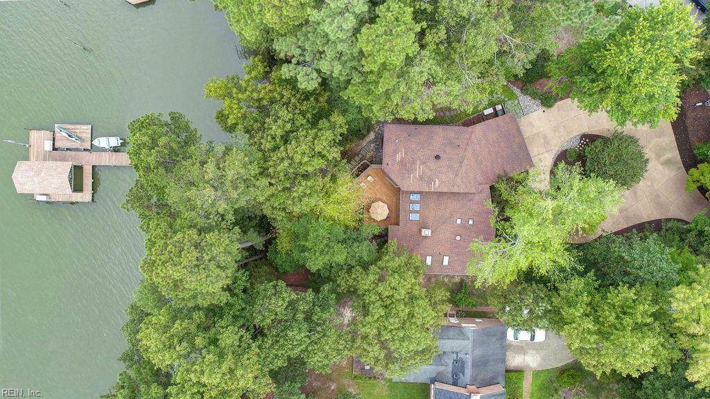 140 Breezy Point Dr - Photo 1