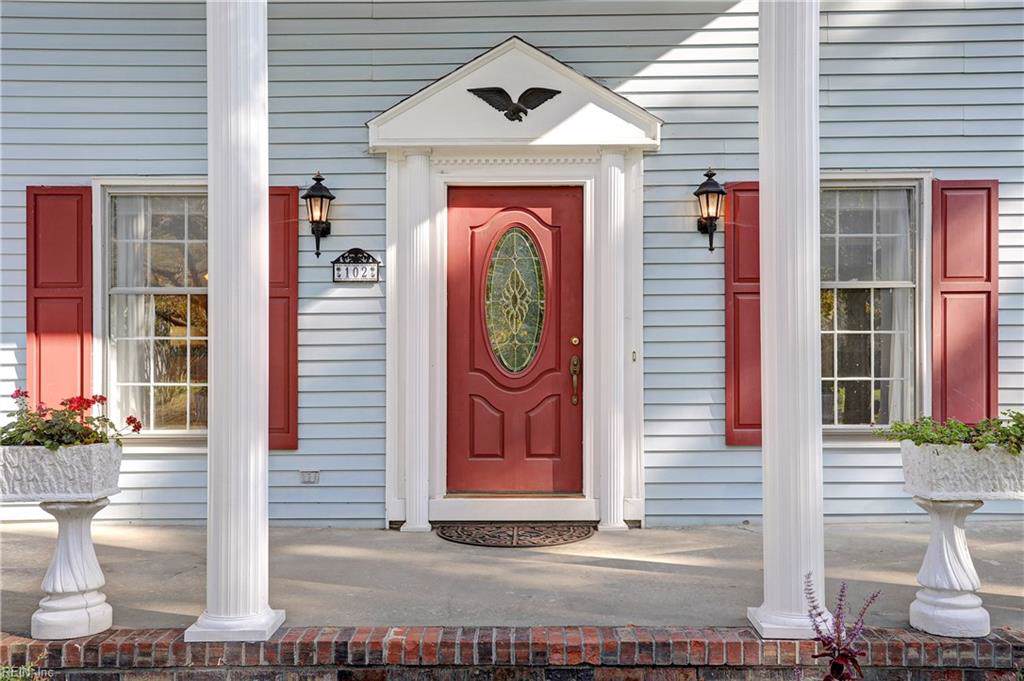 102 Coachman Dr - Photo 1