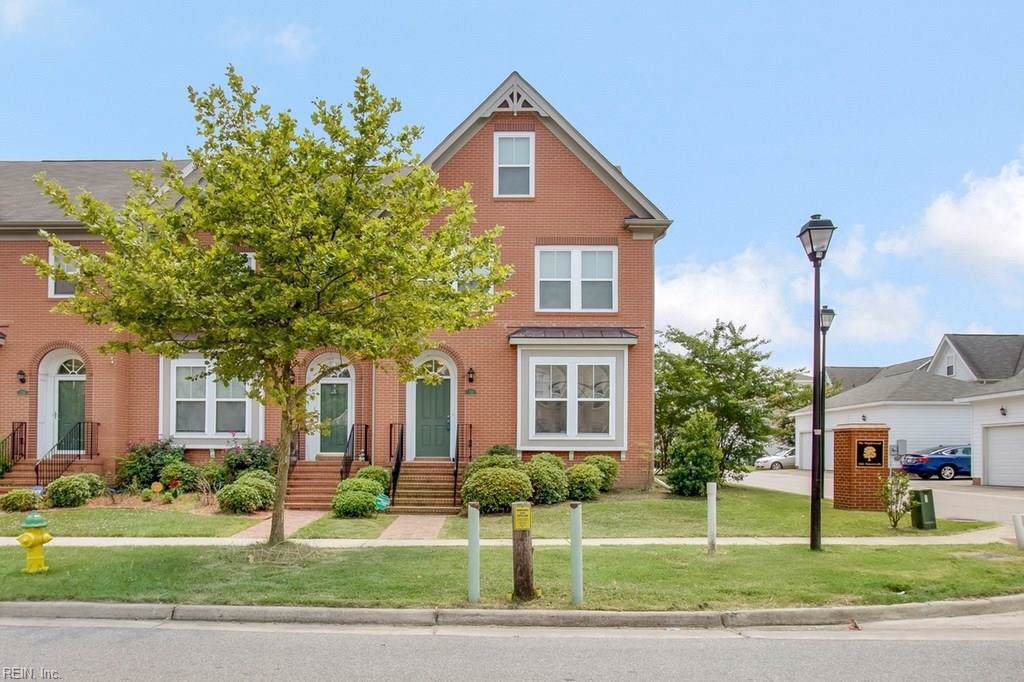 721 Lexington St - Photo 1