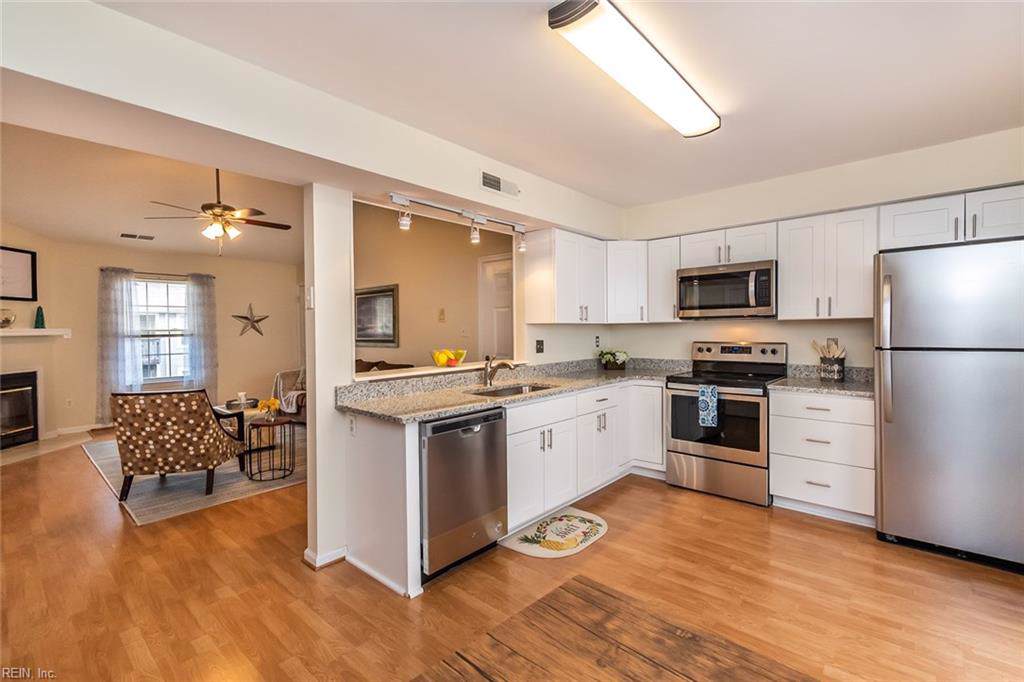 4815 Beach Landing Ct - Photo 1