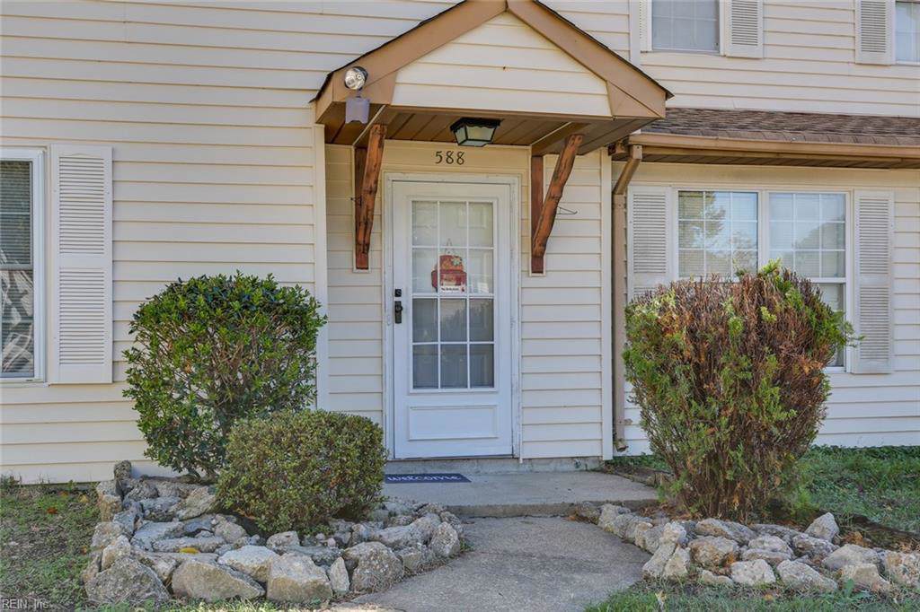 588 Davis St - Photo 1