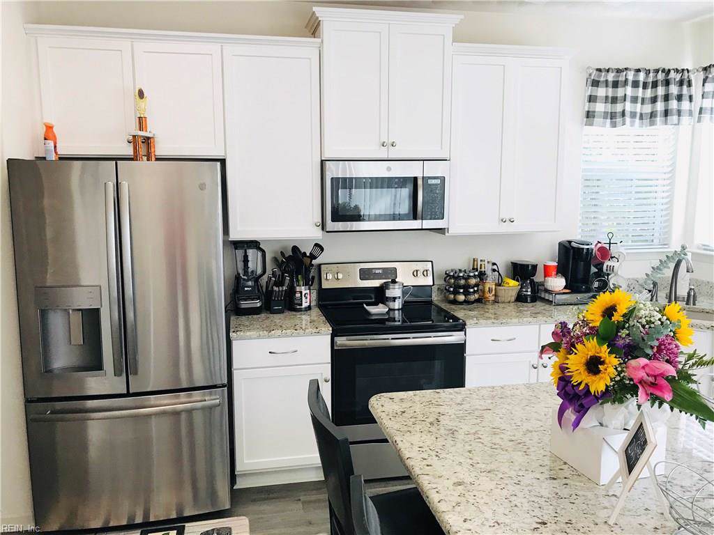 2202 Humphreys Dr - Photo 1