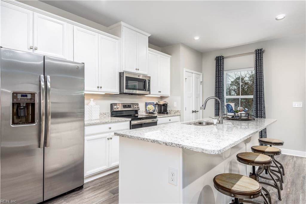 581 Westport St - Photo 1