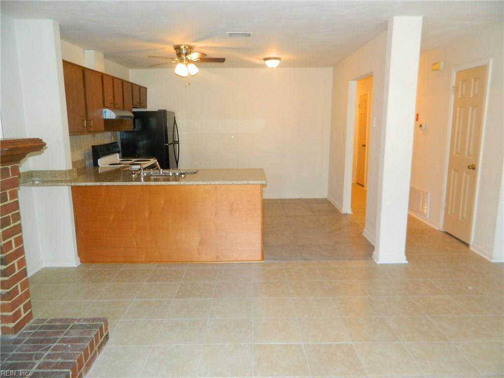 917 Wickford Dr - Photo 1