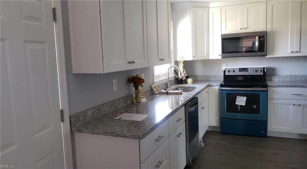 725 Brook Ave - Photo 1