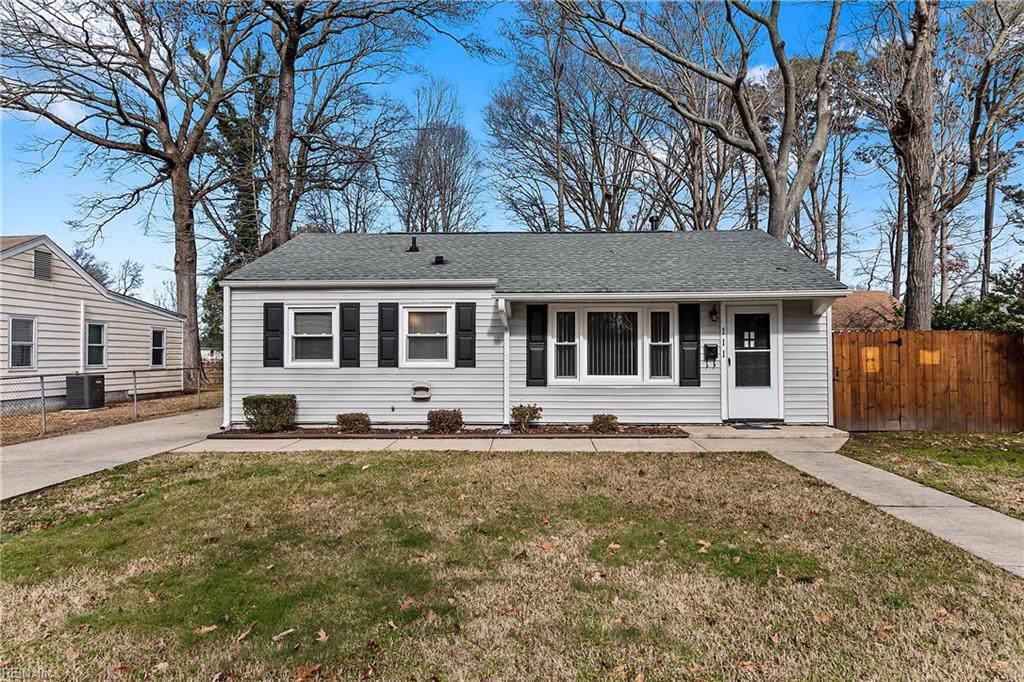 111 Rosewood Dr - Photo 1