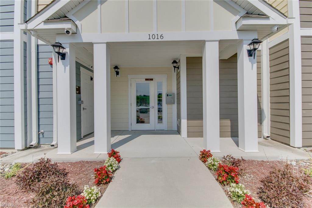 1016 Thoroughgood Way - Photo 1