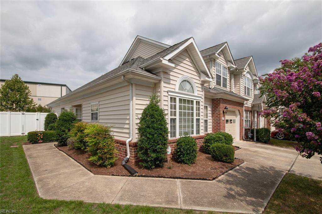 4600 Carriage Dr - Photo 1