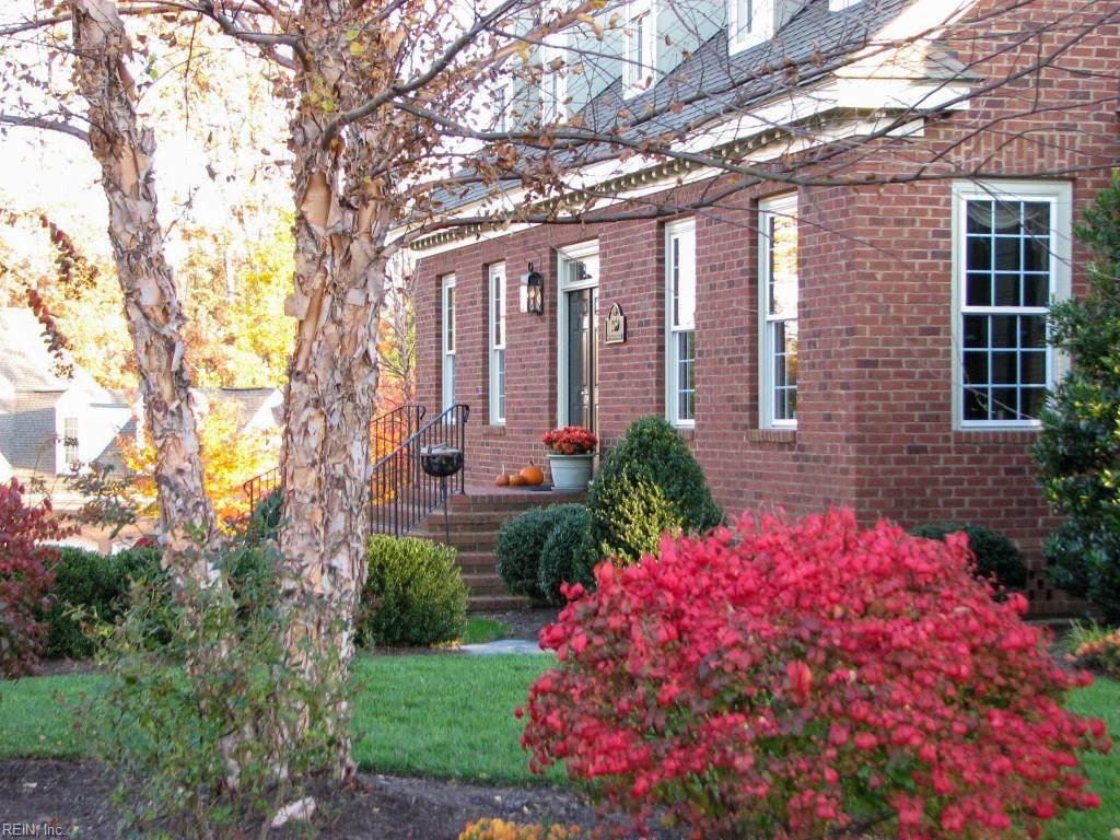 109 Turnberry - Photo 1