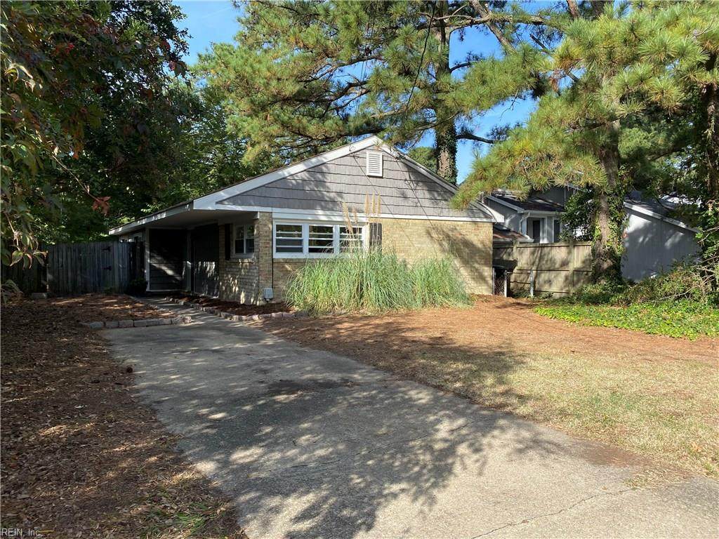 2225 Oak St - Photo 1