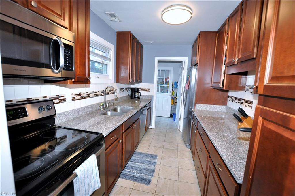332 Rogers Ave - Photo 1