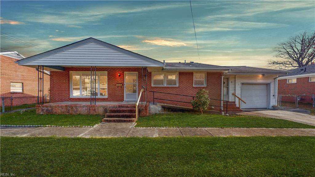 7 Lois Ln - Photo 1