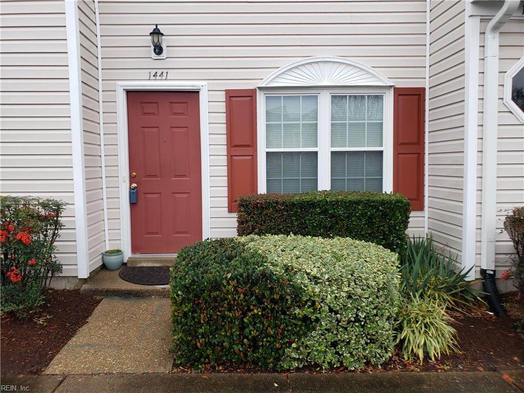 1441 Deerpond Ln - Photo 1