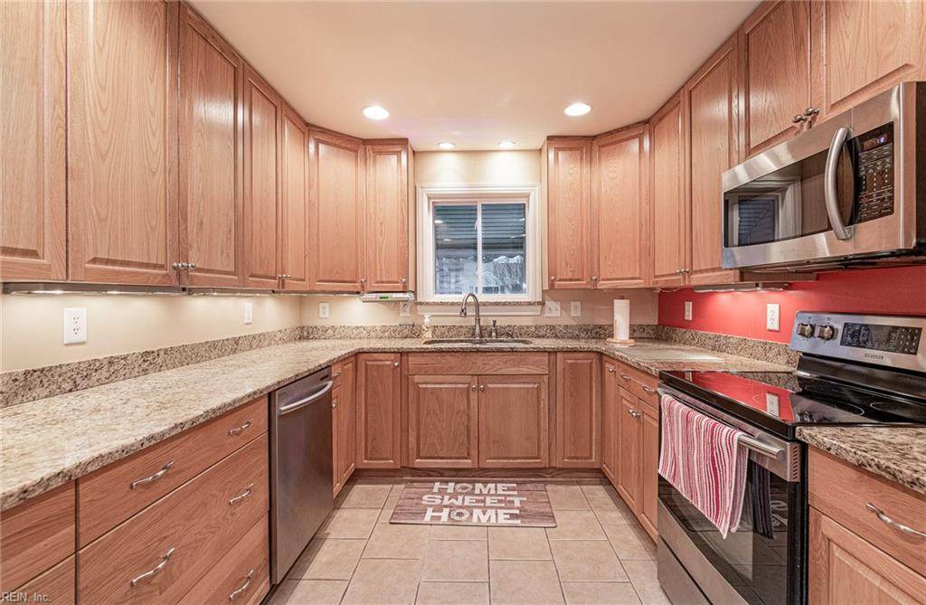 328 Grenfell Ave - Photo 1