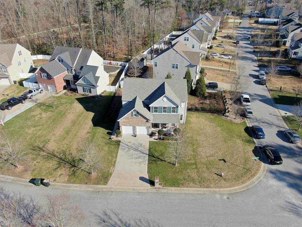100 Chennault Cir - Photo 1