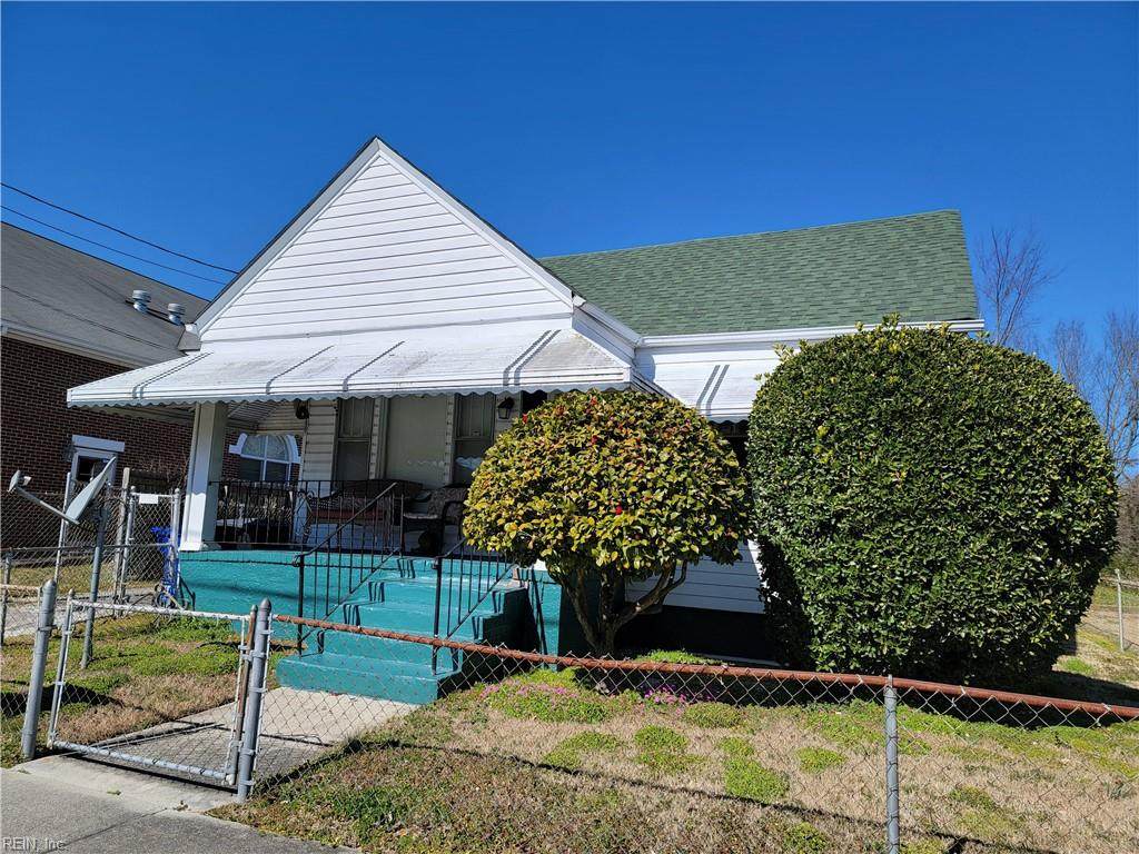 1426 Wilcox Ave - Photo 1