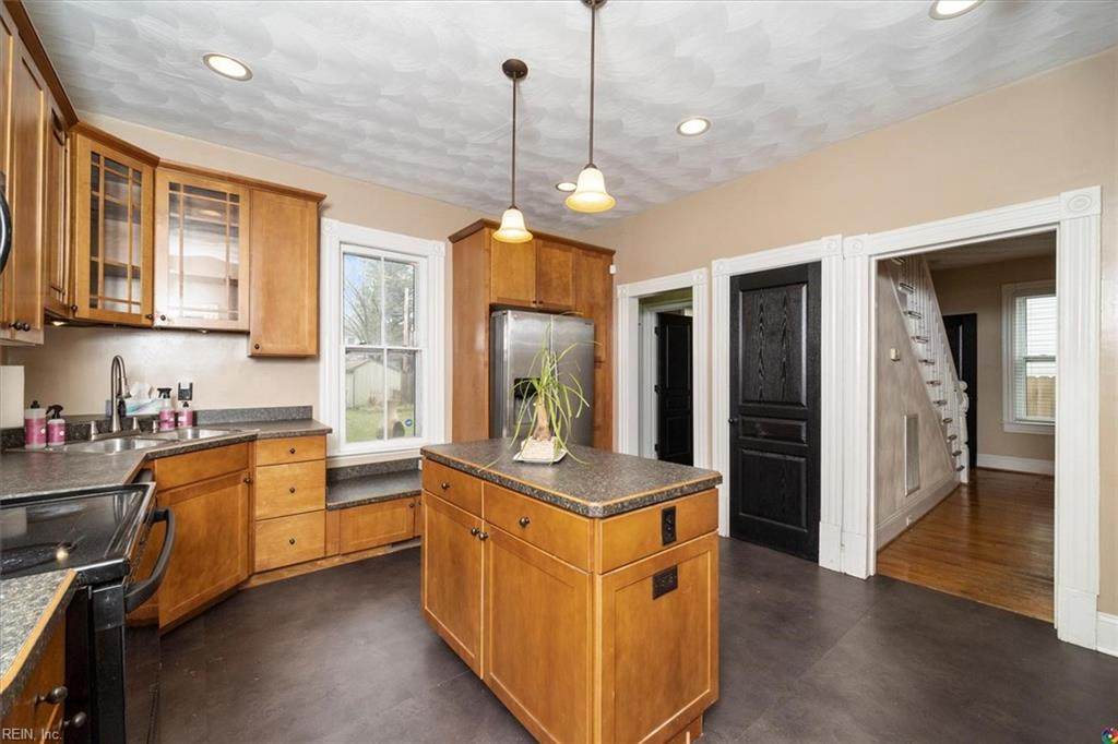 350 Mt Vernon Ave - Photo 1