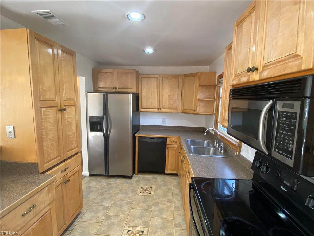 324 Dodge Dr - Photo 1