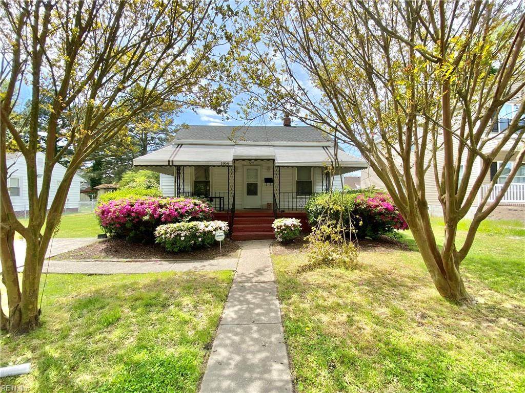 1914 Roanoke Ave - Photo 1