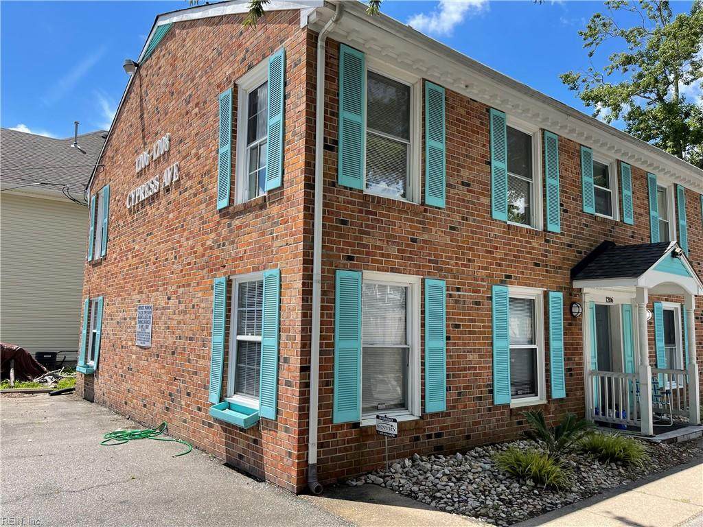 1206 Cypress Ave - Photo 1