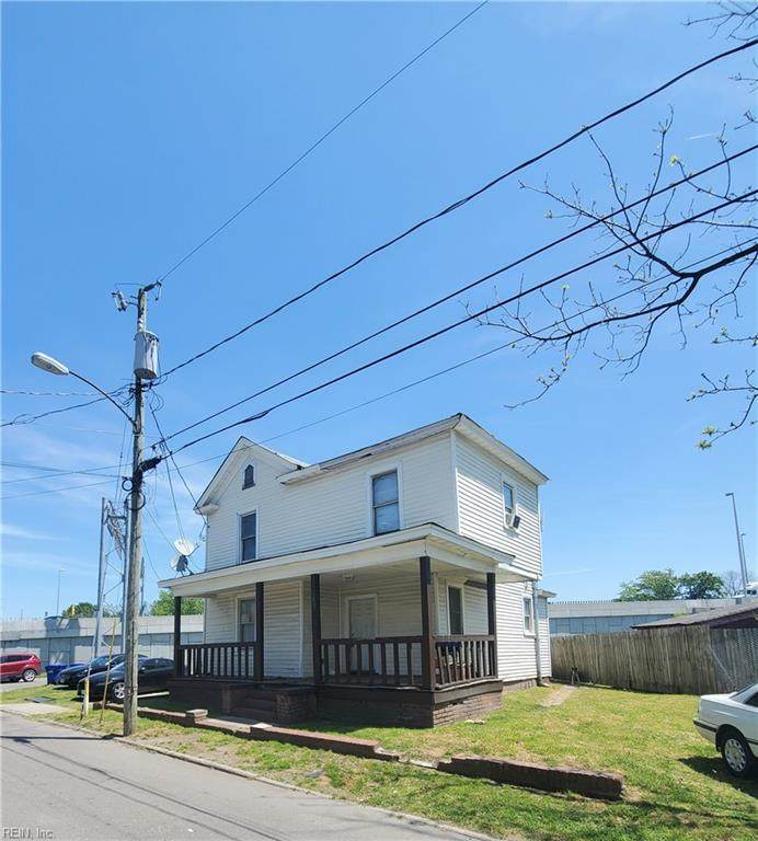 439 Macarthur Ave - Photo 1