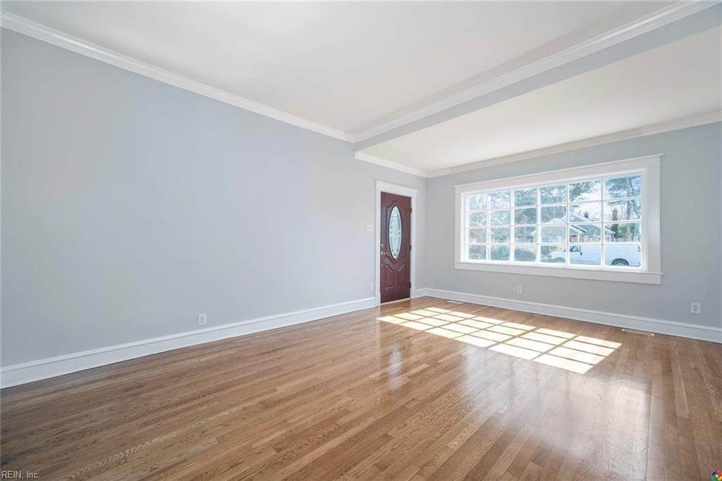 138 Hollywood Ave - Photo 1