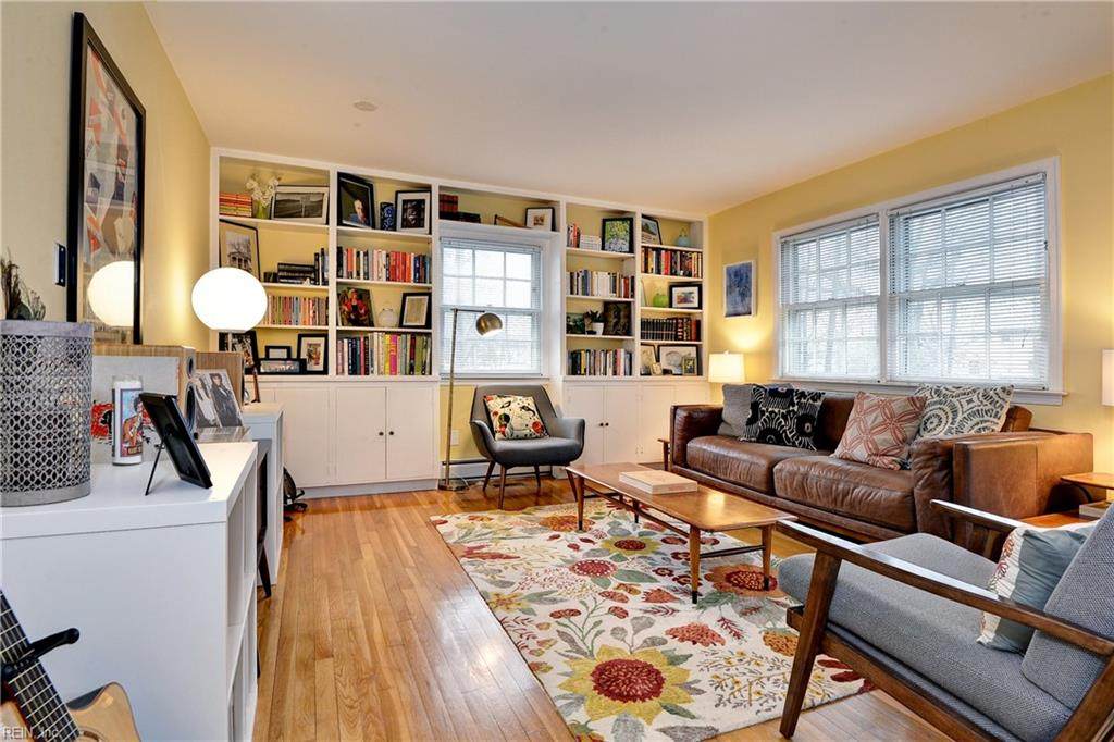 128 Queen Mary Ct - Photo 1
