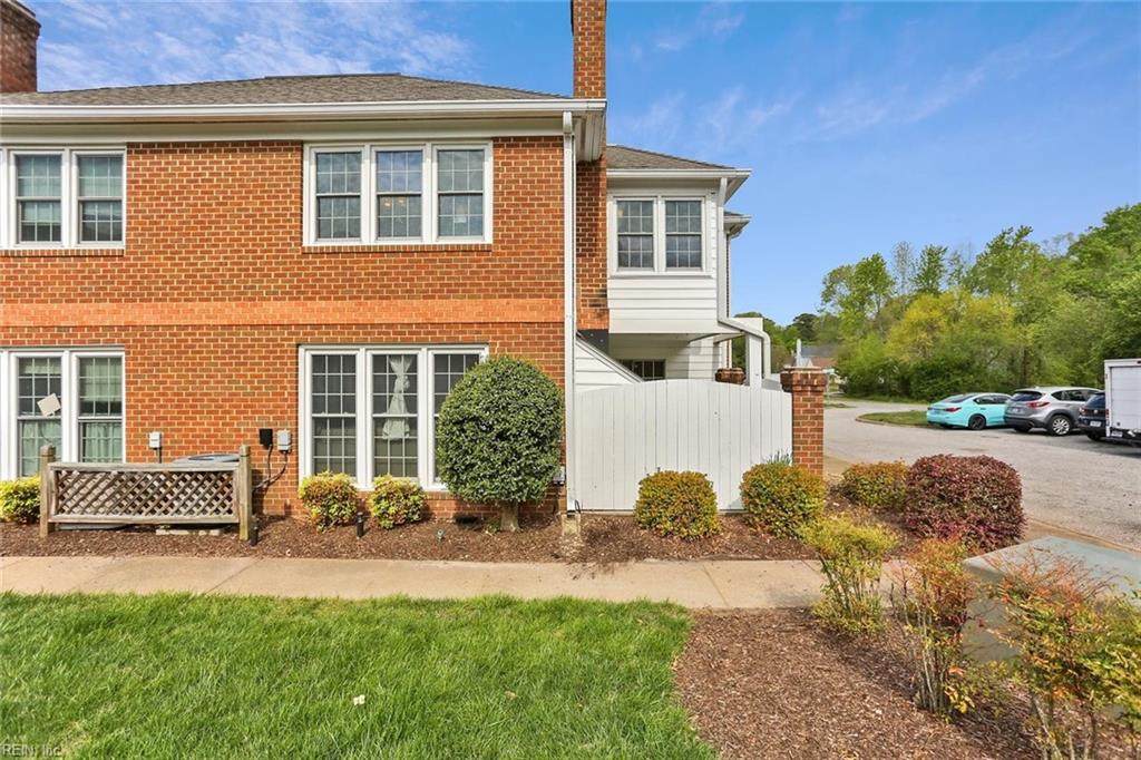 103 Turnbridge Ln - Photo 1