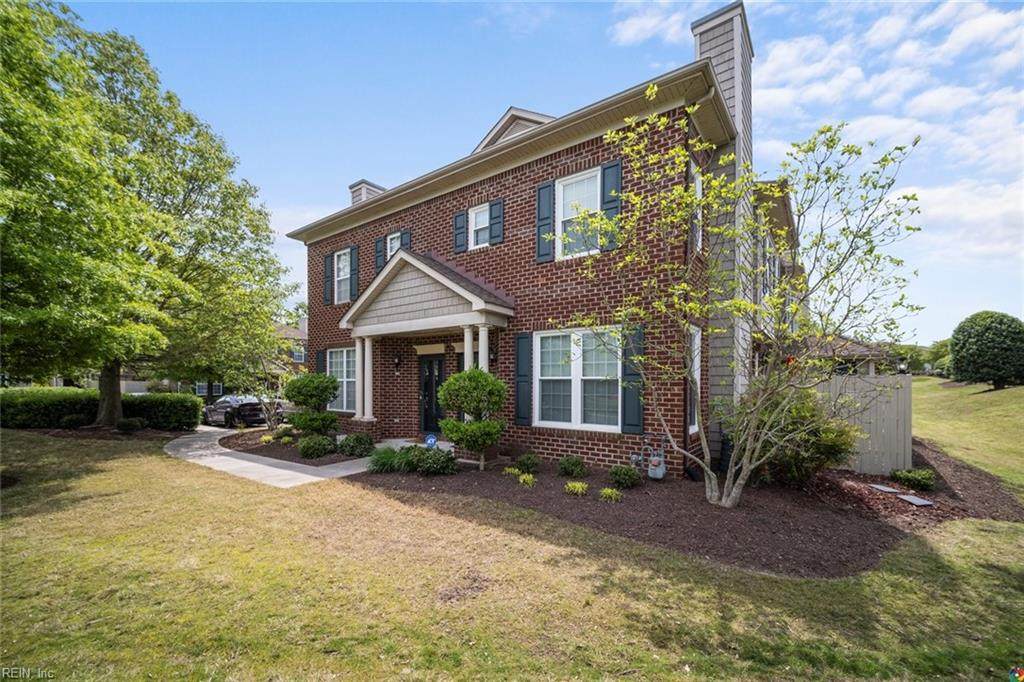 1061 Farrcroft Way - Photo 1