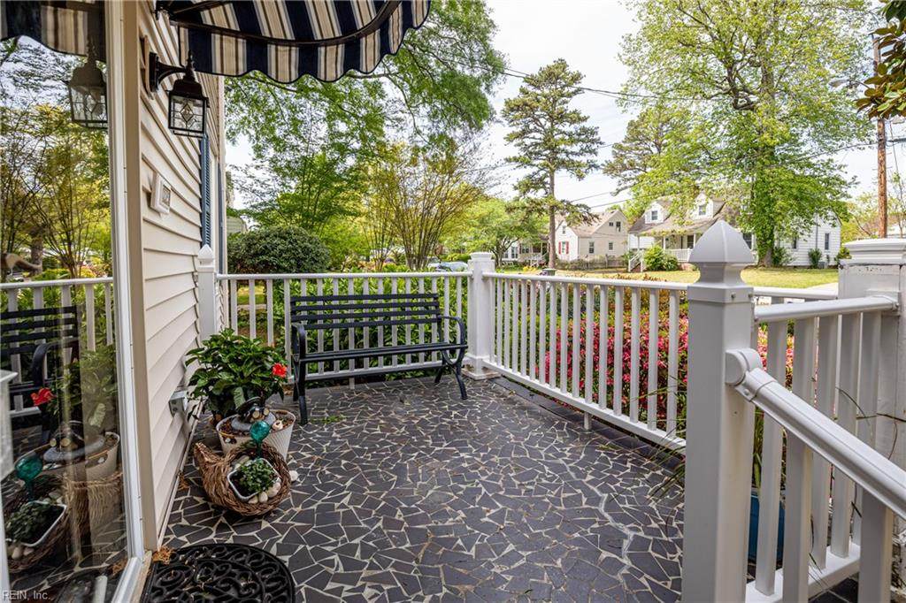 119 Elwood Ave - Photo 1