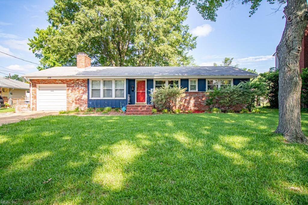 203 Charlton Dr - Photo 1