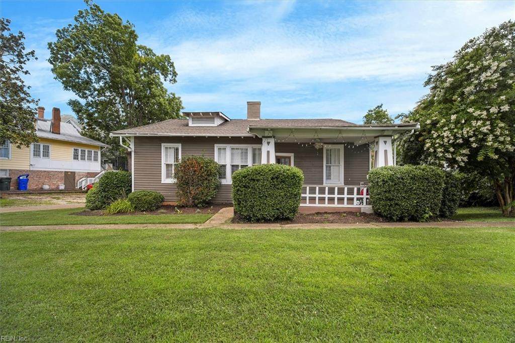 4 College Ct - Photo 1