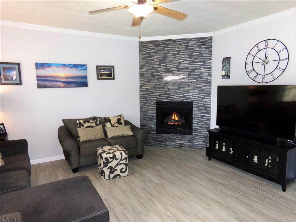 306 Crescent Ct - Photo 1