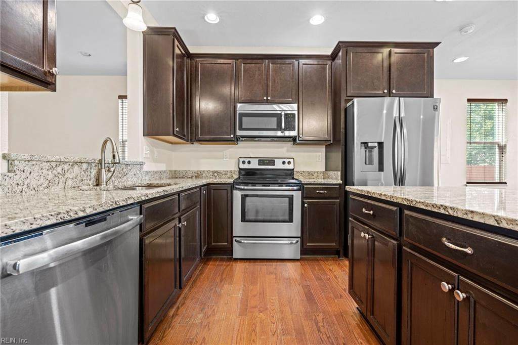 600 Broad St - Photo 1