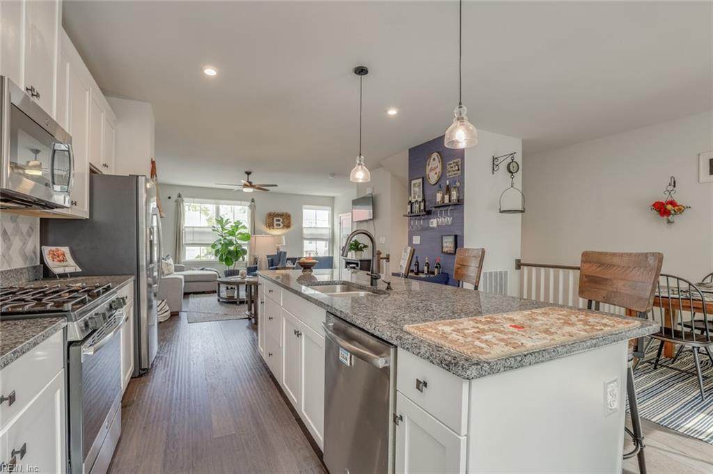928 Parley Pl - Photo 1