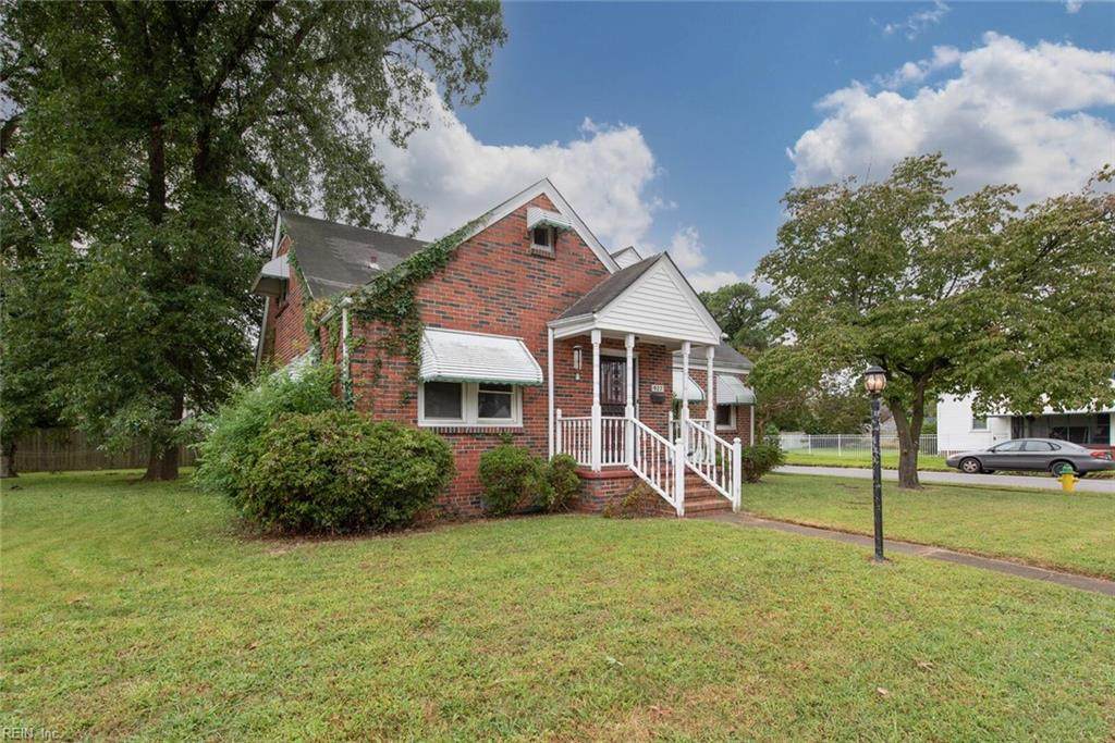 927 Norview Ave - Photo 1