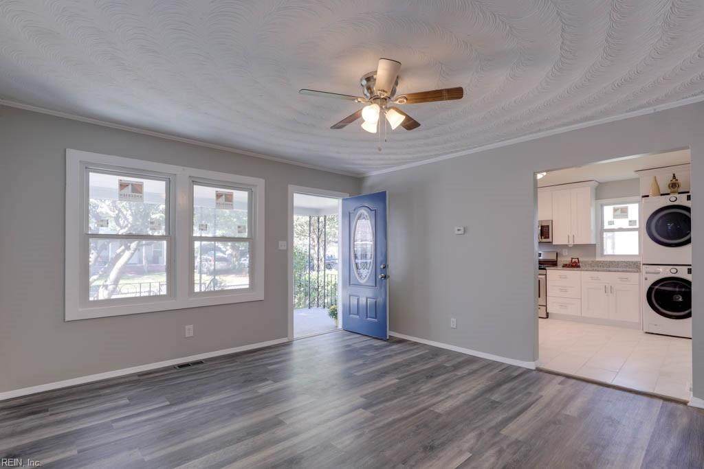 1605 Charleston Ave - Photo 1