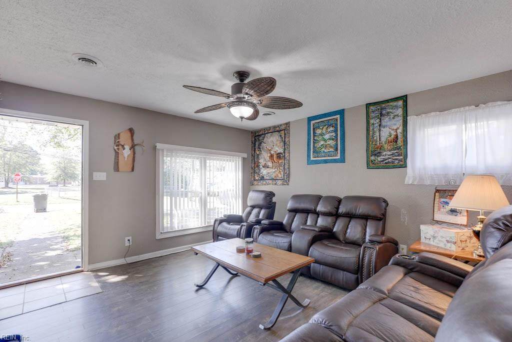306 Logan Dr - Photo 1