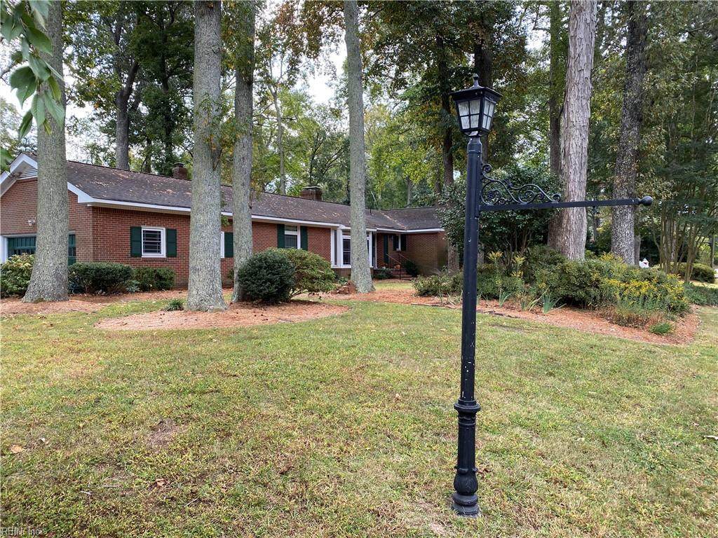 1636 Whitethorne Rd - Photo 1