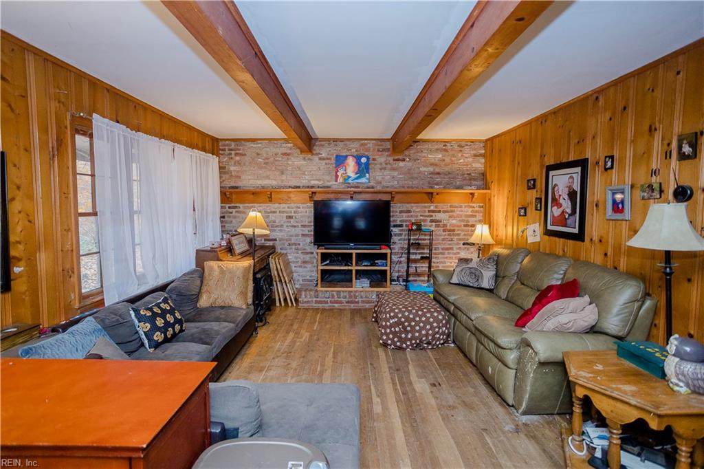 99 Beechwood Hls - Photo 1