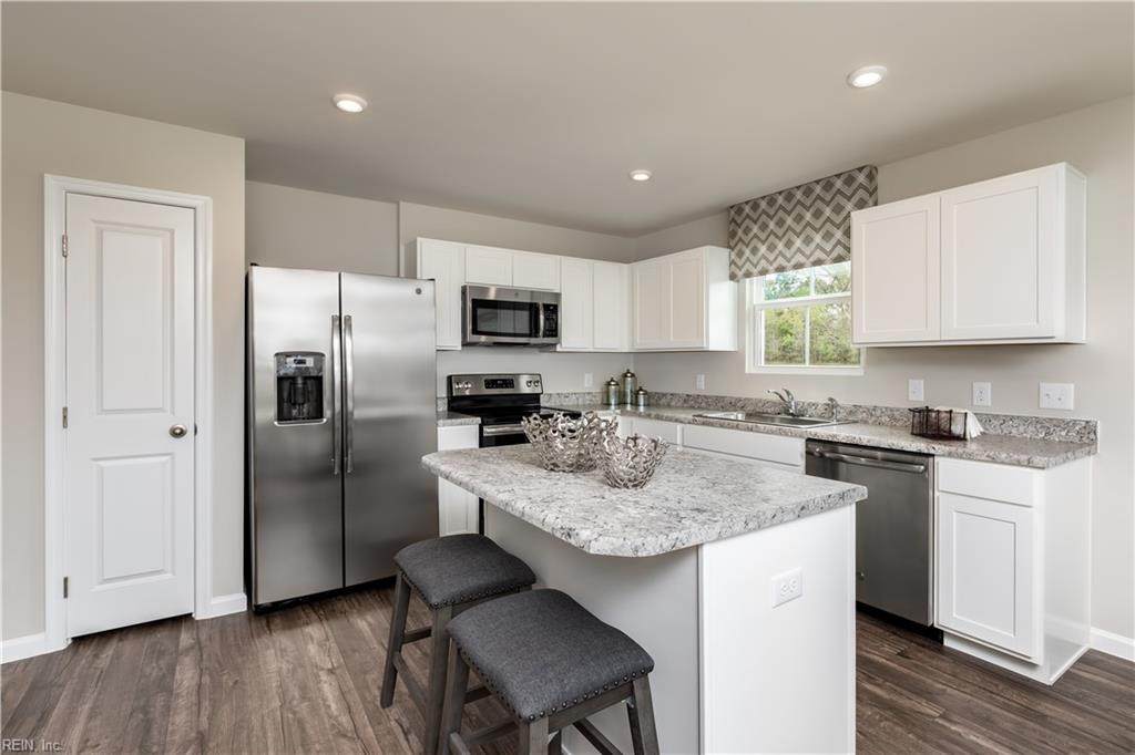 331 Forecastle St - Photo 1