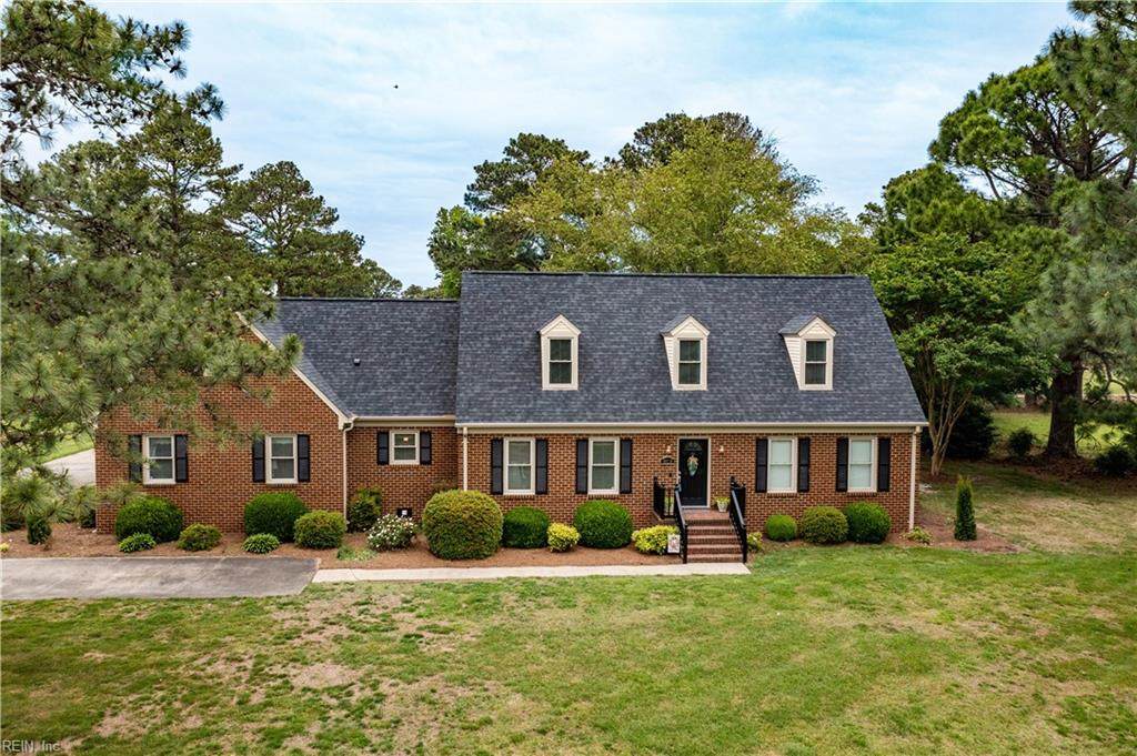 8020 Clubhouse Dr - Photo 1