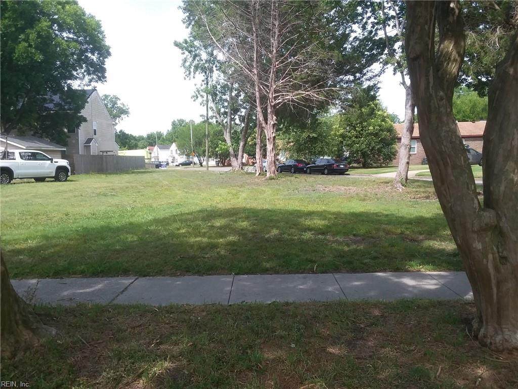 2137 Ballentine Blvd - Photo 1