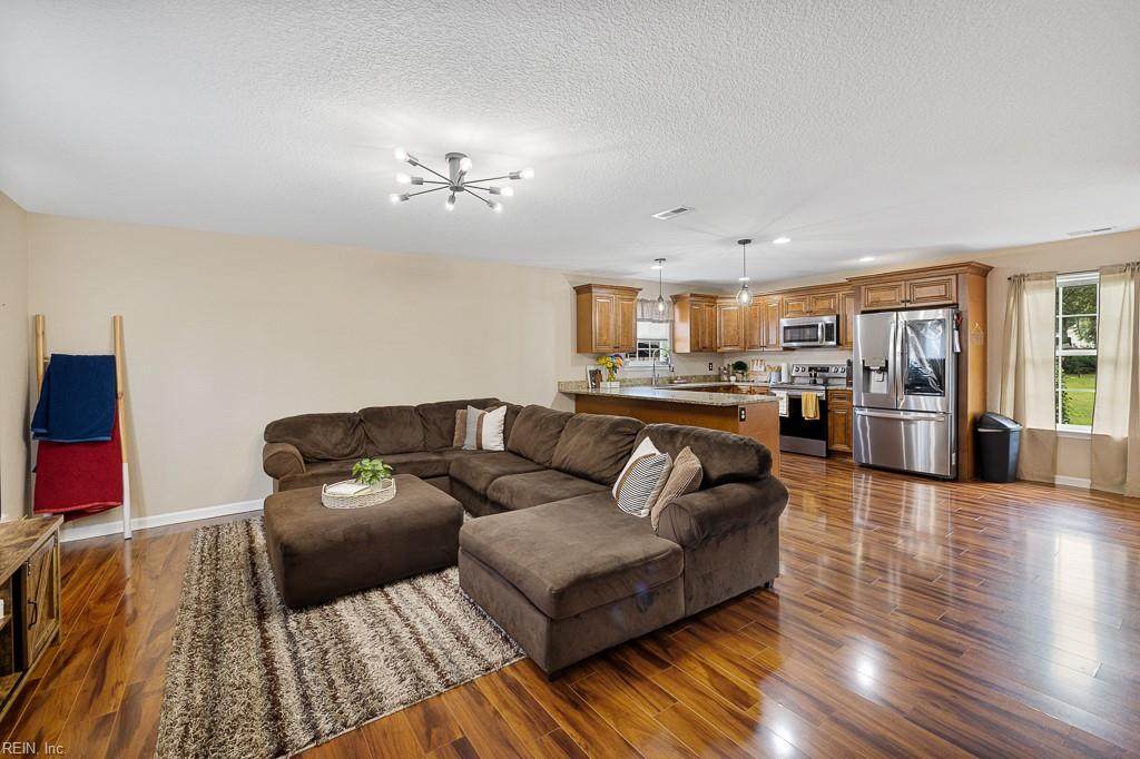 2261 Corbett Ave - Photo 1