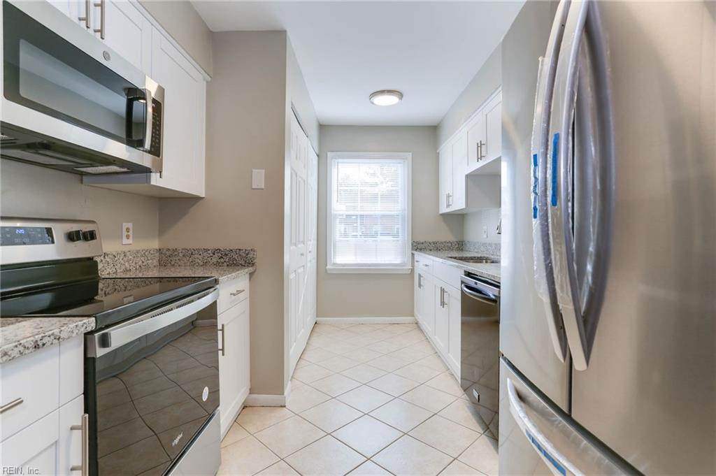 1826 Carlton - Photo 1