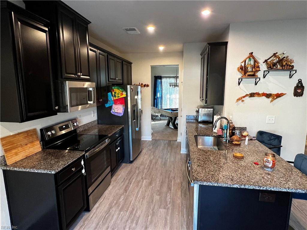 242 Goldenstar Ln - Photo 1