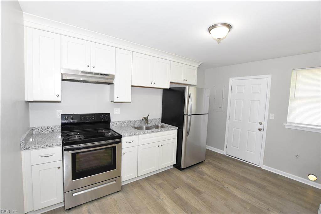 7923 Thompson Rd - Photo 1