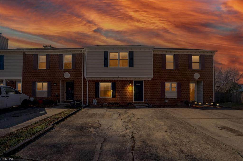 1305 Mikie Ct - Photo 1