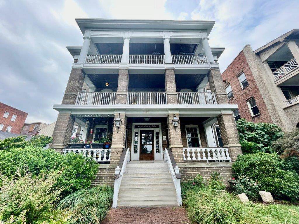 1311 Colonial Ave - Photo 1