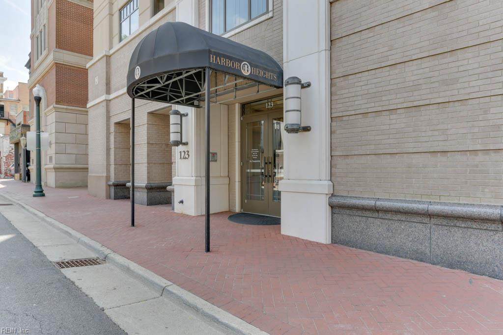 123 College Pl - Photo 1